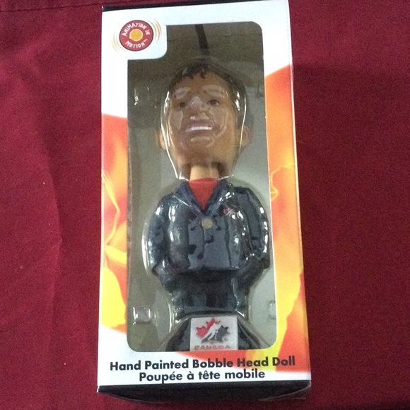 Wayne Gretzky Bobblehead - Picture 2 of 6